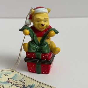 Vintage Disney Classic Winnie the Pooh‎ December Trinket Box Christmas Santa Hat